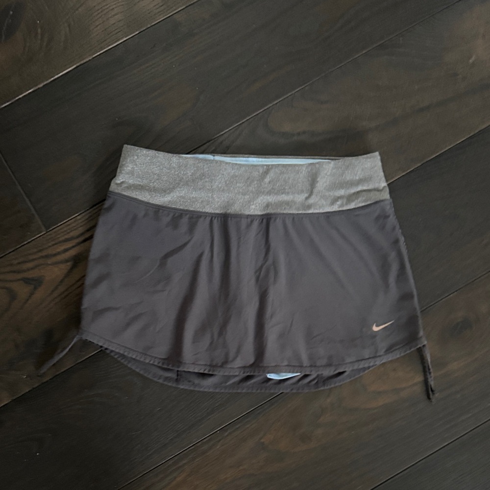 Nike Women's Charcoal and Heather Gray tennis Skort